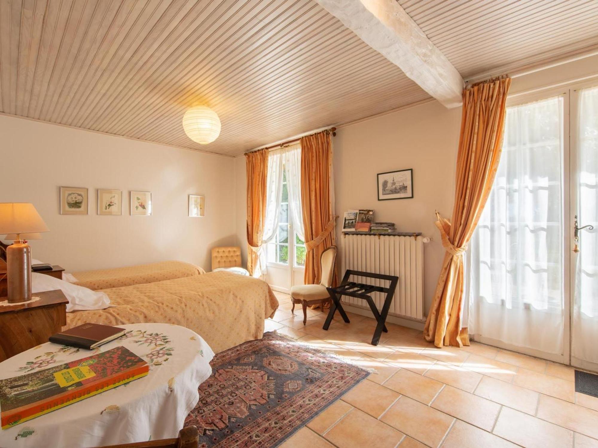 Suite Familiale Confortable Avec Wifi A Saint-Benoit-Sur-Loire, Animaux Admis - Fr-1-590-447 Екстер'єр фото